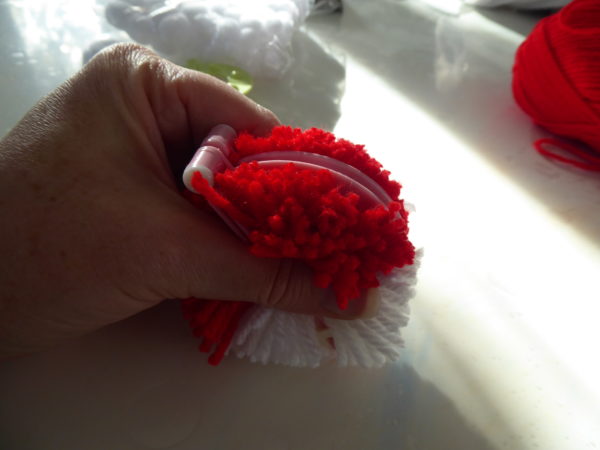 Diy No L Enfant Un P Re No L Et Un Renne En Pompons De Laine